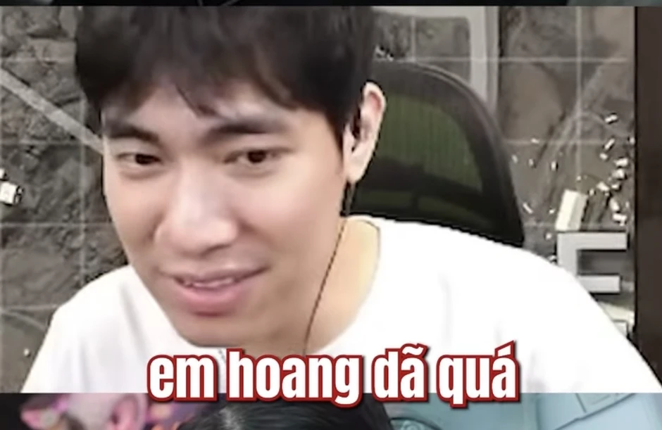 Nữ streamer cợt nhả chuyện tế nhị ngay trên sóng, Levi nhắc khéo nhưng sâu cay
