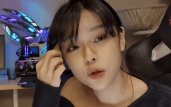 Nữ thần PUBG than trời khi fan cuồng gửi tài liệu dung tục riêng tư, cầu cứu cộng đồng mạng