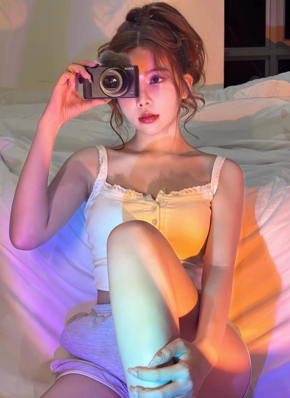 Ohsusu "lột xác" hóa cô thư ký, làm cả làng game Việt phải "chao đảo" vì ngỡ ngàng Ohsusu "lột xác" hóa cô thư ký, làm cả làng game Việt phải "chao đảo" vì ngỡ ngàng