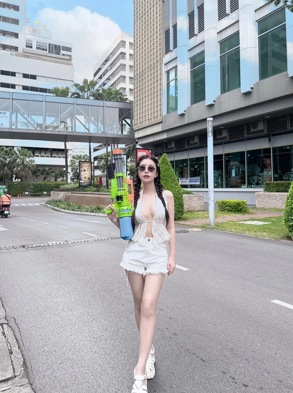 POV: Góc nhìn "bạn trai" Tiểu Hý, ngắm trọn nhan sắc hot girl ở cự ly 1cm
