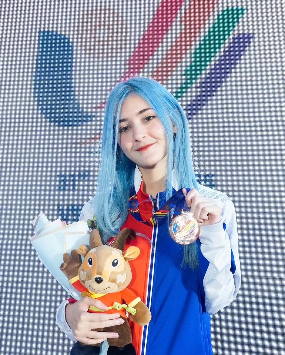 Quý quân SEA Games khoe dáng táo bạo, nhan sắc không đổi sau 4 năm khiến làng game Việt "chao đảo"