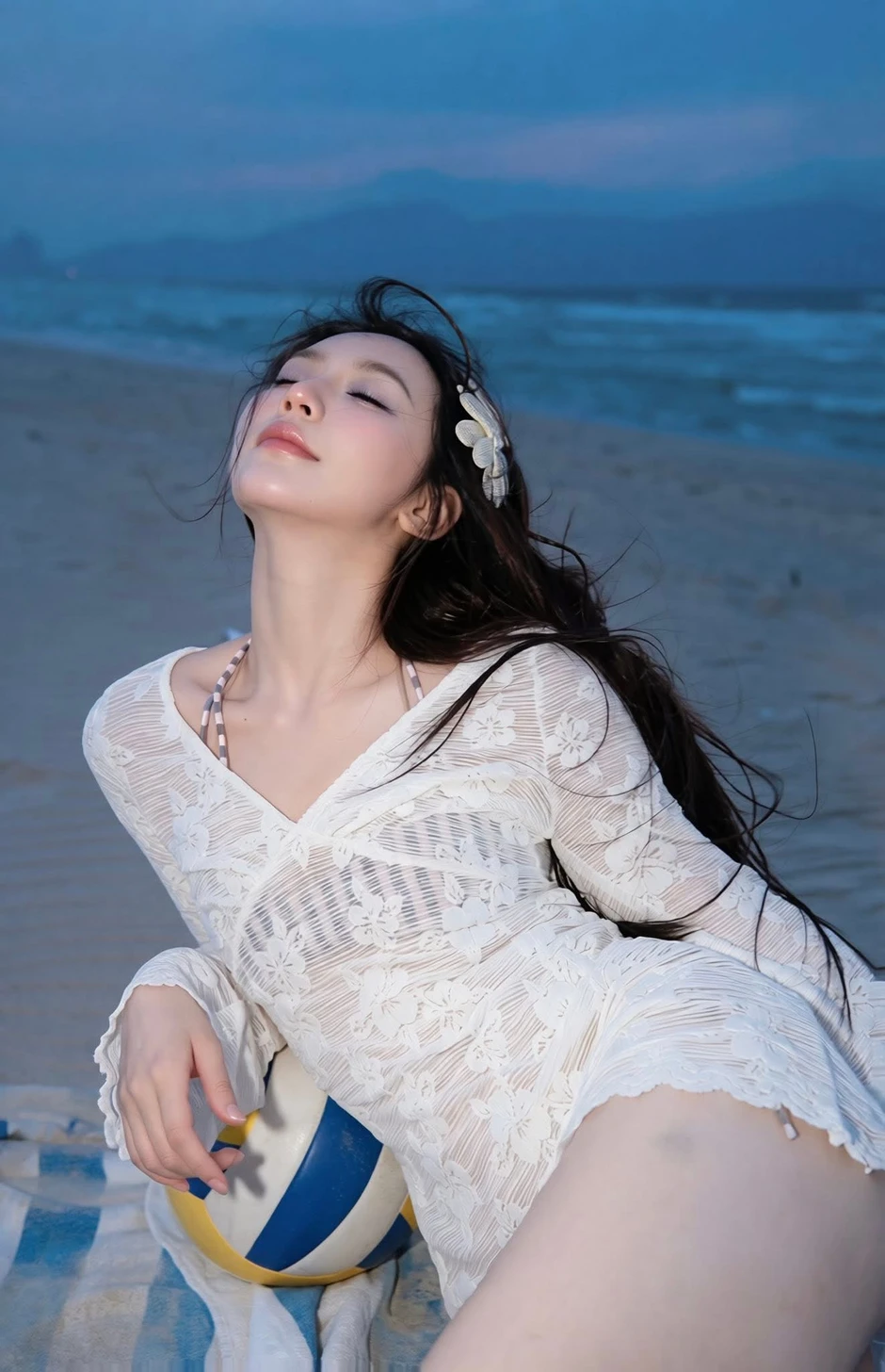 Quỳnh Kool hóa "nàng thơ" giữa biển xanh, bộ ảnh mãn nhãn hớp hồn fan