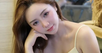 Quỳnh Kool tung video cực cháy, slay từ ánh mắt đến nụ cười!