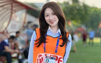 Rời sân khấu giải đấu, MC thể thao Linh Nắng gây bão mạng khi khoe trọn đường cong gợi cảm