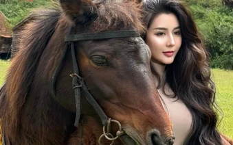 Rời yên ngựa để "xuống nước", hot girl làng kỵ sĩ gây bão với màn biến hình