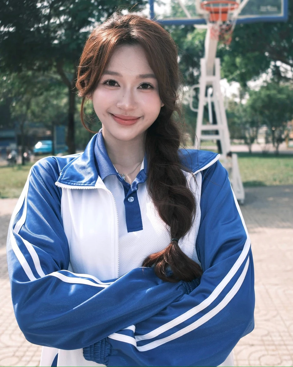 Sau màn diện đồ Siêu nhân hồng tại Concert, hot girl lại khiến cộng đồng mạng bất ngờ Sau màn diện đồ Siêu nhân hồng tại Concert, hot girl lại khiến cộng đồng mạng bất ngờ