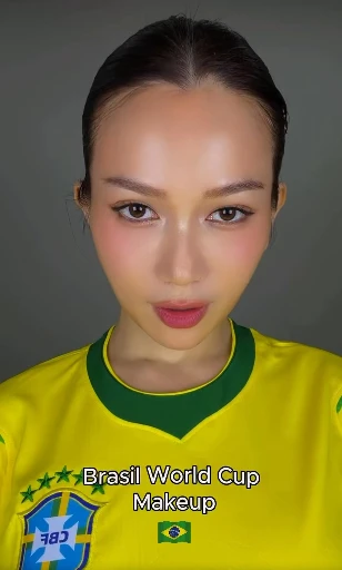Sĩ Thanh biến hình mùa World Cup, khiến fan trầm trồ vì "chuyển cảnh" quá mượt mà