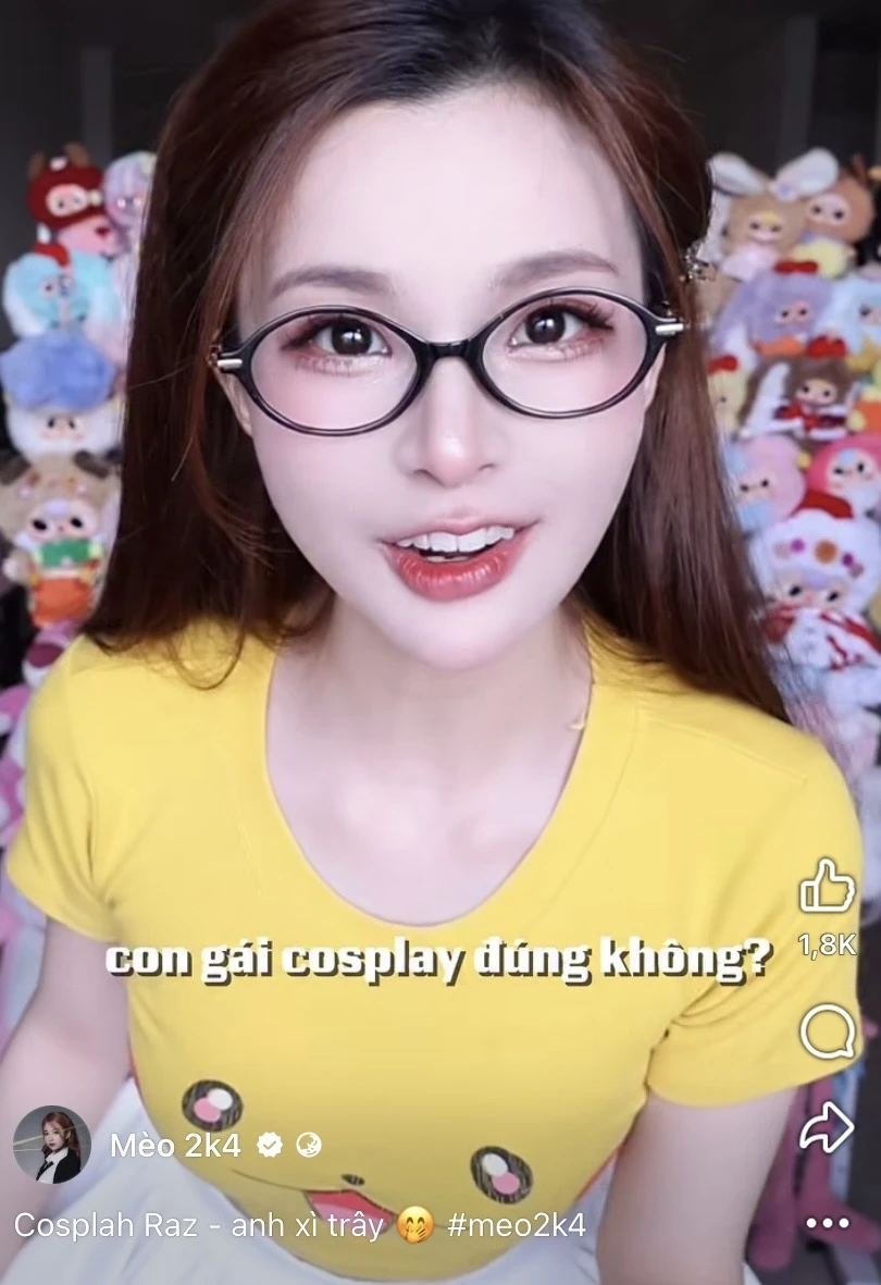 Soi nhan sắc Mèo 2k4 qua hai tấm ảnh diện áo Pikachu cách nhau 5 năm: Lột xác từ "bé hạt tiêu" dễ thương thành mỹ nhân quyến rũ