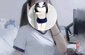 Streamer bị nền tảng quét gậy vì "hình ảnh gợi cảm", nỗi lòng không dám kêu oan