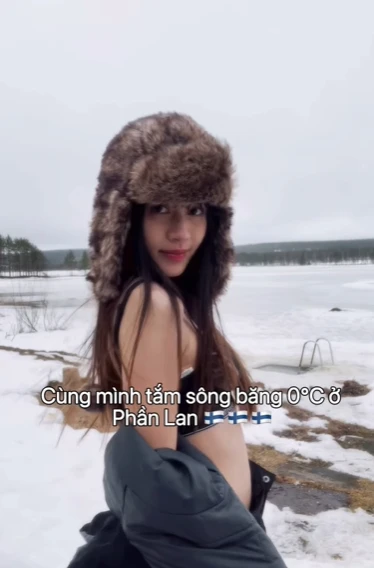 Tắm ở sông băng 0°C, cô gái Việt khiến người xem "choáng váng" vì độ táo bạo
