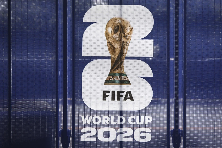 Tạo dáng đón World Cup, nữ gymer khiến CĐM thích thú với sự năng động