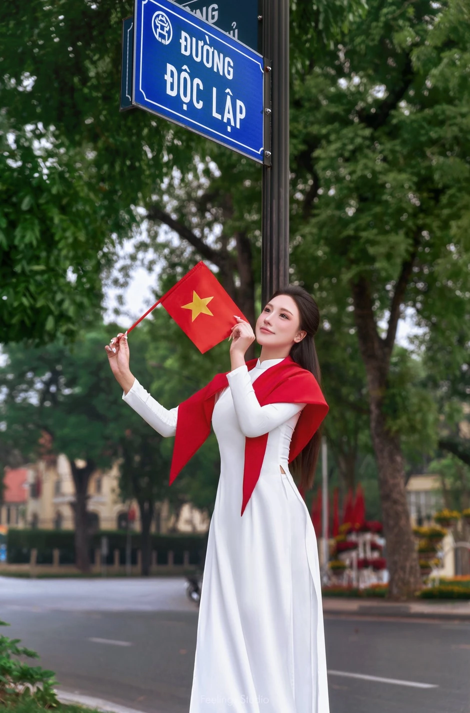 Thích thú với bộ ảnh áo dài ý nghĩa của Á Khôi Phương Anh nhân dịp kỷ niệm Ngày Thống nhất đất nước