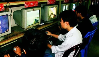 Thứ gì định nghĩa nên sự "sang trọng" và "quyền lực" của game thủ 8x và 9x 20 năm trước?