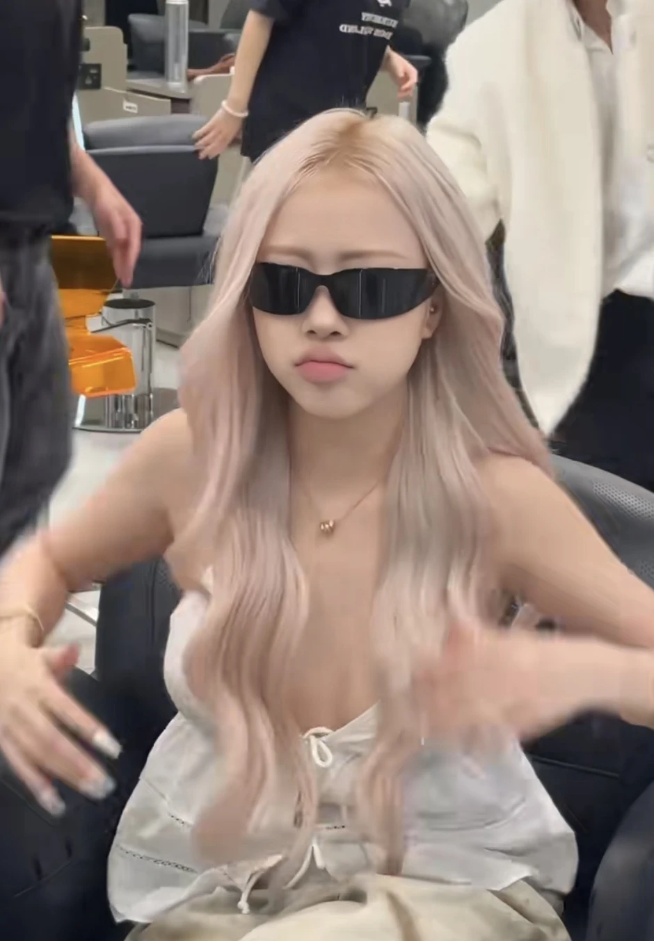 Thực hư nhan sắc nữ TikToker Việt được ví như "bản sao" của Rosé (BlackPink), đến fan nước ngoài cũng phải "lú lẫn"