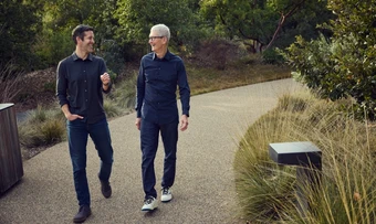 Tim Cook trở thành Chủ tịch Điều hành của Apple, John Ternus kế nhiệm trở thành CEO của Apple