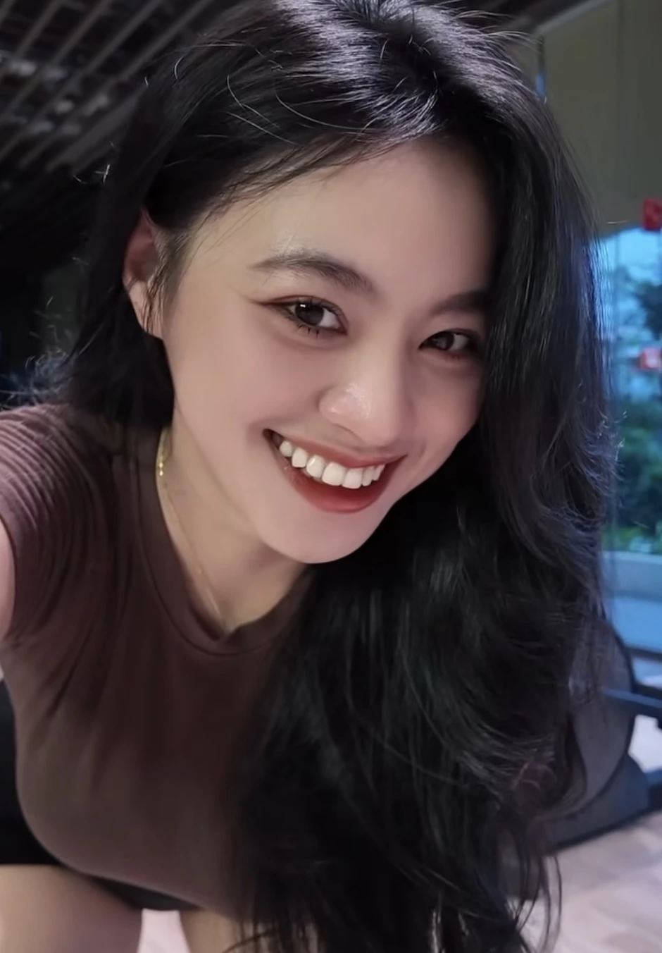 Trâm Anh gây "sốt" với nụ cười thiên thần