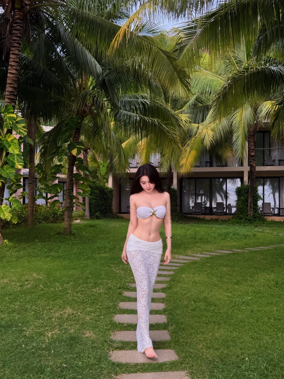 Tránh nóng với bộ ảnh "hạ nhiệt" cực đã mắt của hot girl Sài Thành, chị em nhanh tay "lưu ngay" để tạo dáng đẹp như siêu mẫu