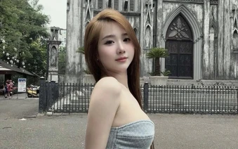 Tránh nóng với bộ ảnh "mát mắt" ở Nhà thờ Lớn của cô nàng hot girl xinh đẹp