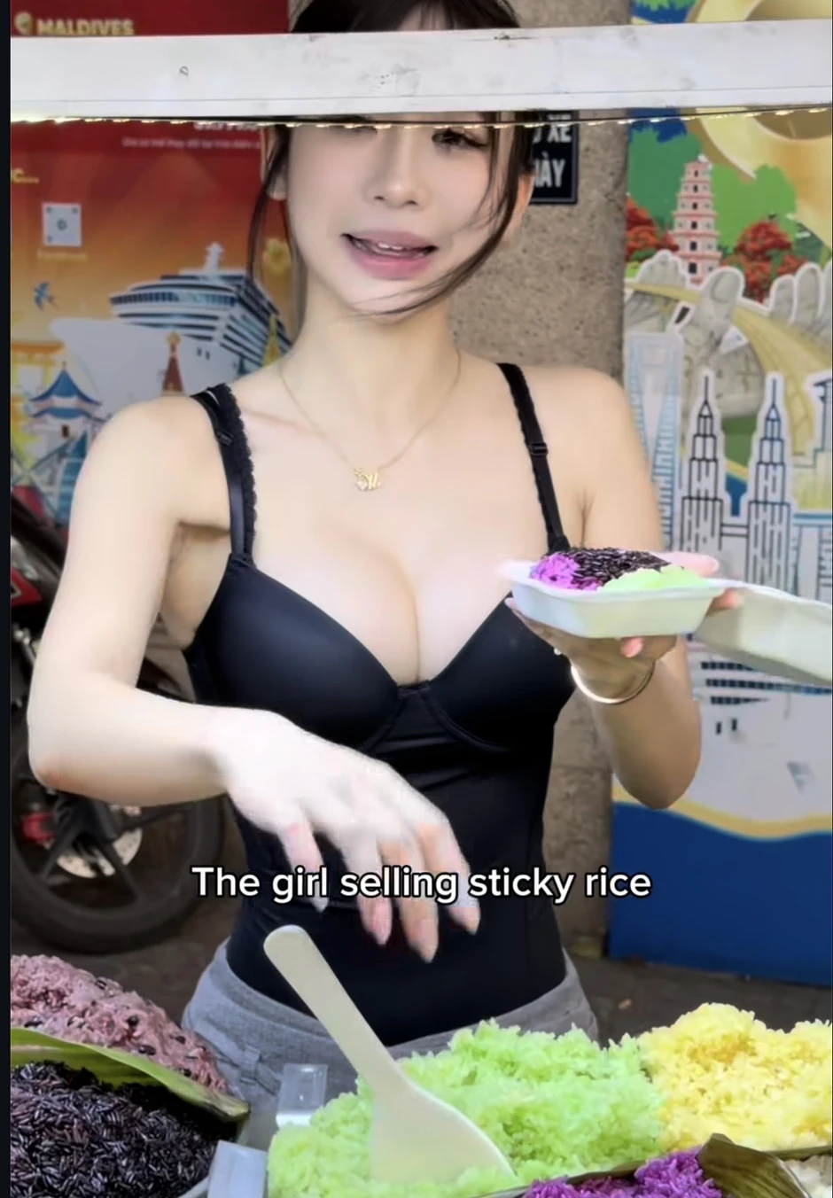 Truy tìm "hot girl bán xôi" cực quyến rũ, dân tình rần rần xin địa chỉ để... ăn xôi cả tuần!