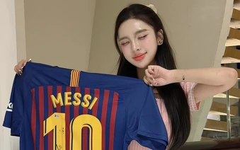 Tú Anh Susu cổ vũ Argentina mùa World Cup, khiến fan bóng đá được dịp bàn tán xôn xao