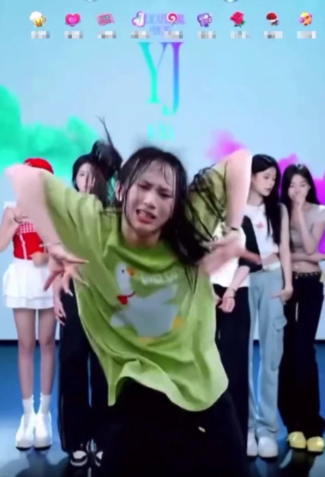 Vì nổi tiếng, các idol mạng bất chấp đến thế này