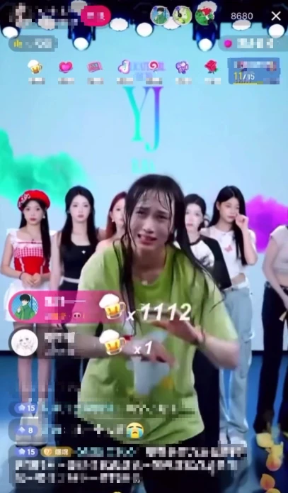 Vì nổi tiếng, các idol mạng bất chấp đến thế này