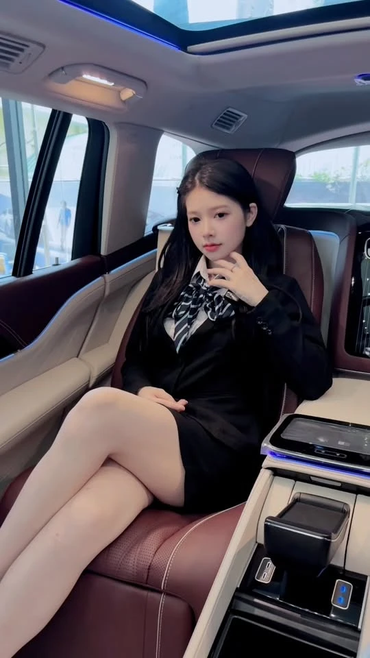 Viral mùa World Cup, hot girl Mercedes "gây mê" người xem với loạt content thú vị