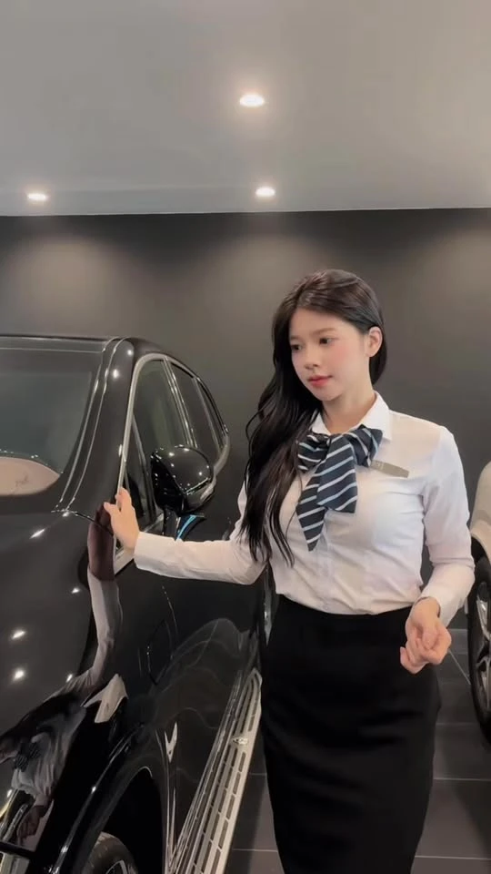 Viral mùa World Cup, hot girl Mercedes "gây mê" người xem với loạt content thú vị