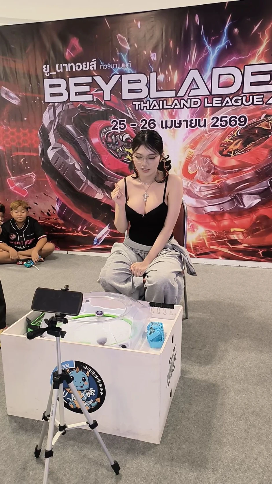 Vừa cosplay, vừa chơi "quay" giỏi, hot girl gây ấn tượng với sở thích đặc biệt