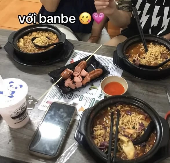 Vừa nghỉ hè, TikTok đã tràn ngập nội dung 18+ lệch chuẩn của học sinh