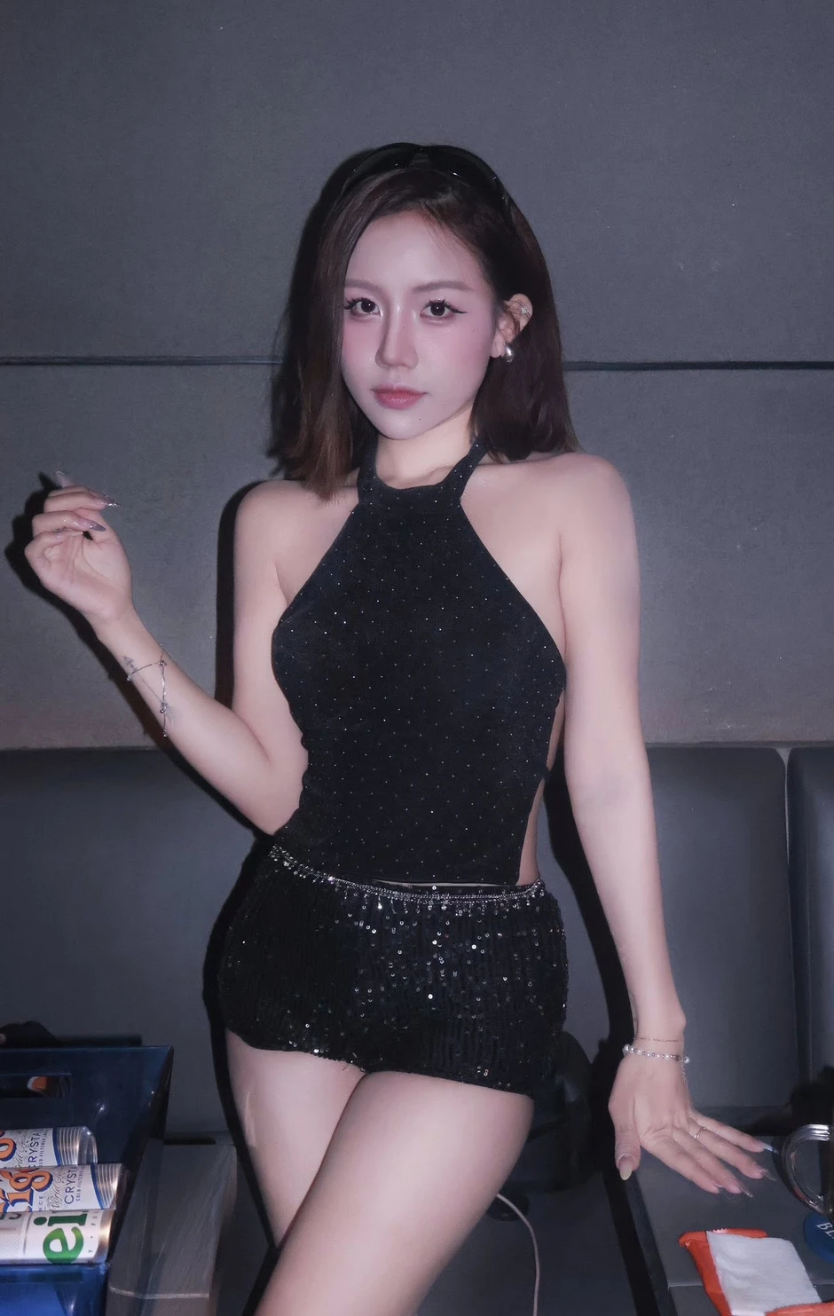 World Cup chưa đến, thế nhưng mạng xã hội đã "nóng" vì sự xuất hiện của một hot girl