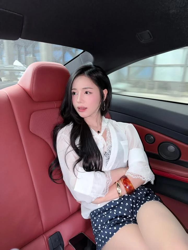 Xả ảnh biển, hot girl Việt chẳng thua kém bất cứ siêu mẫu Hàn Quốc nào, khiến CĐM trầm trồ trước vóc dáng đáng mơ ước Xả ảnh biển, hot girl Việt chẳng thua kém bất cứ siêu mẫu Hàn Quốc nào, khiến CĐM trầm trồ trước vóc dáng đáng mơ ước