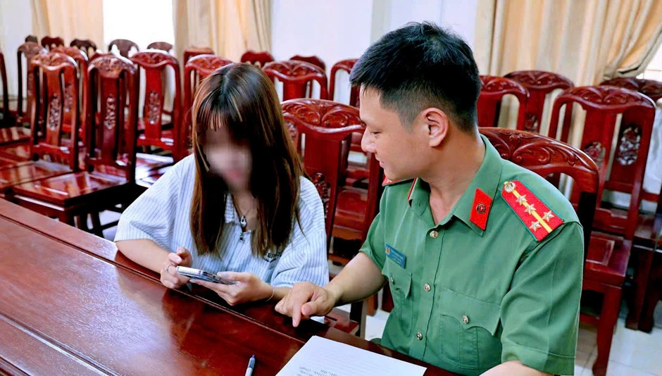 Xử phạt nữ du khách "Netolatone" vì bịa chuyện tâm linh ở Ninh Bình Xử phạt nữ du khách "Netolatone" vì bịa chuyện tâm linh ở Ninh Bình