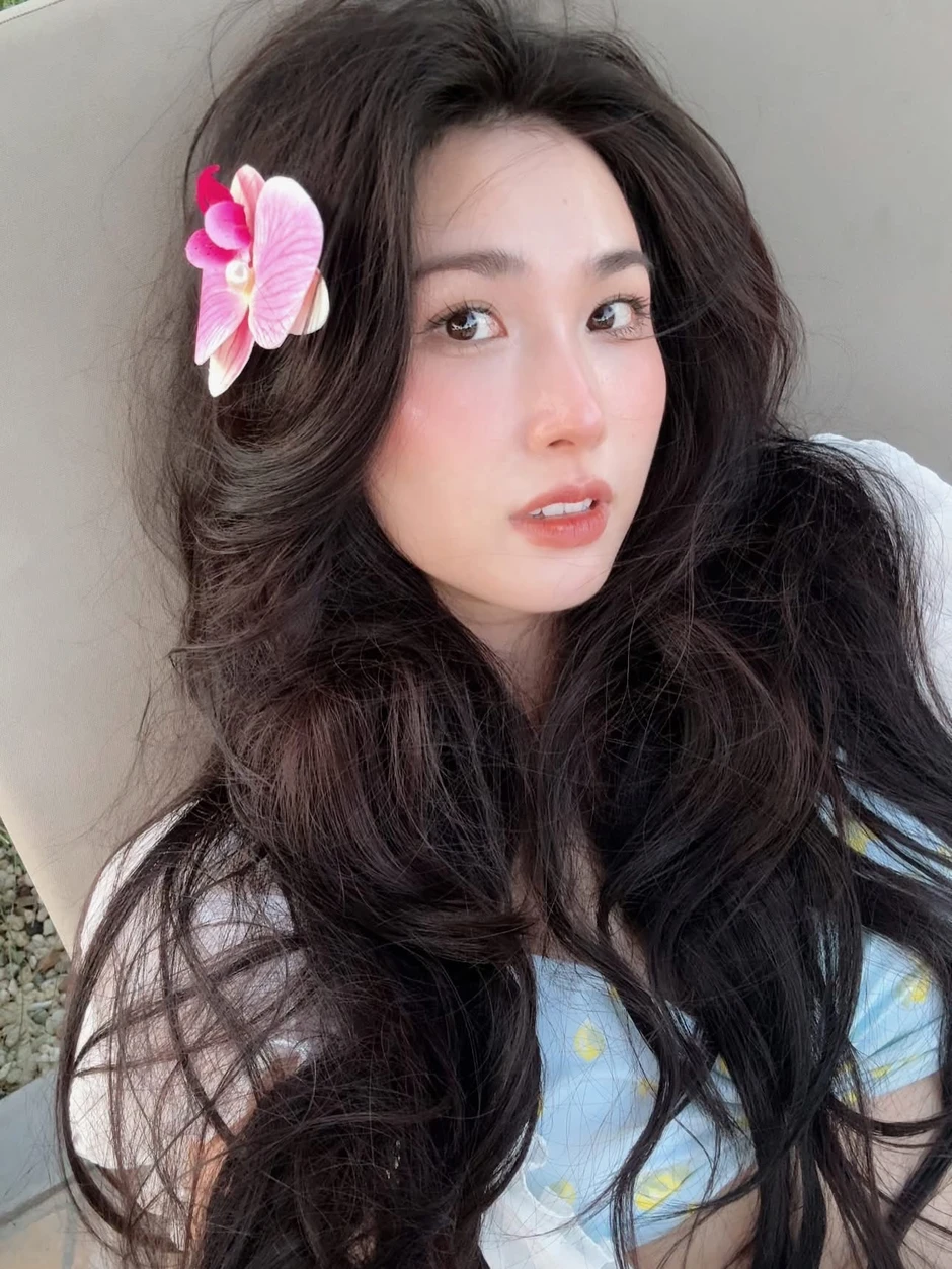Xứng danh đệ nhất "trend băng keo", hot girl Thanh Mèo lại khiến dân tình ngơ ngác vì sắc vóc quá nuột!