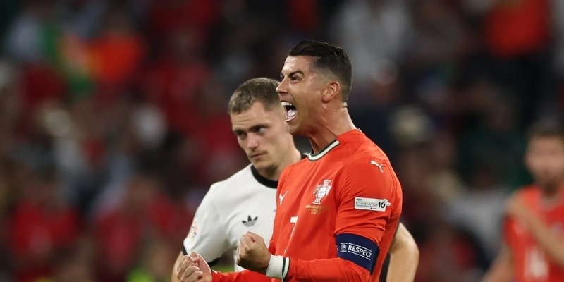 Các đội tuyển World Cup tạo mùa hè sôi động